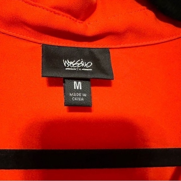 Massimo 🔥 beautiful red/orange color- button down dress blouse - Size Medium - Picture 4 of 6
